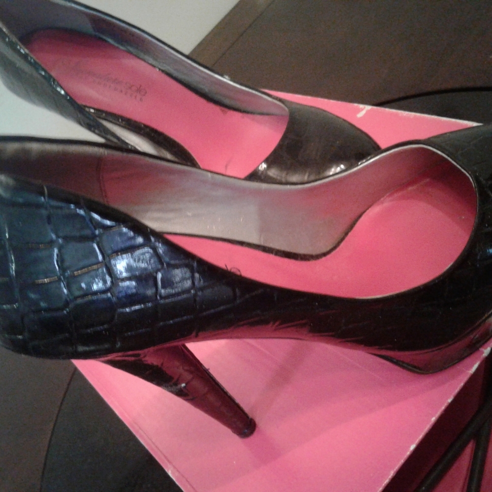 Shoes - Picture 2 of 2